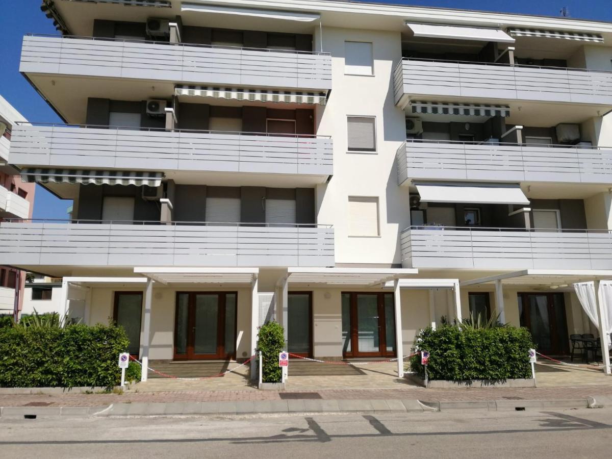 Condominio Diana Est- Gemini Bibione Exterior foto
